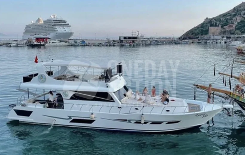 Alanya Paylaşımlı Lüks Yat Turu | VIP | Öğle Yemeği & Sınırsız Soft İçecekler