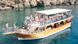Düden Şelalesi Tekne Turu | Antalya Tekne Turu | Relax Tekne Turu | Kundu, Belek'ten Transfer | Öğle Yemeği ve Alkolsüz İçecekler Dahil!