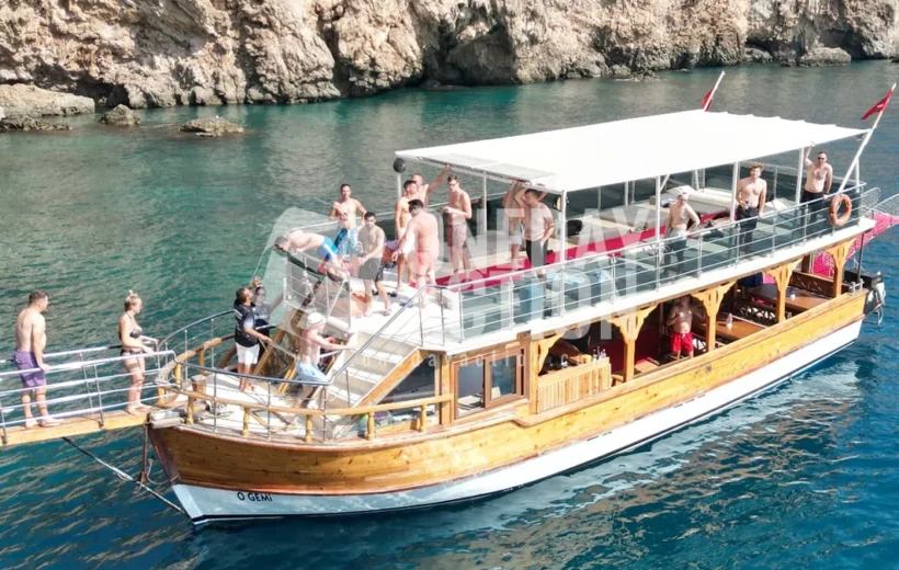 Düden Şelalesi Tekne Turu | Antalya Tekne Turu | Relax Tekne Turu | Kundu, Belek’ten Transfer | Öğle Yemeği ve Alkolsüz İçecekler Dahil!